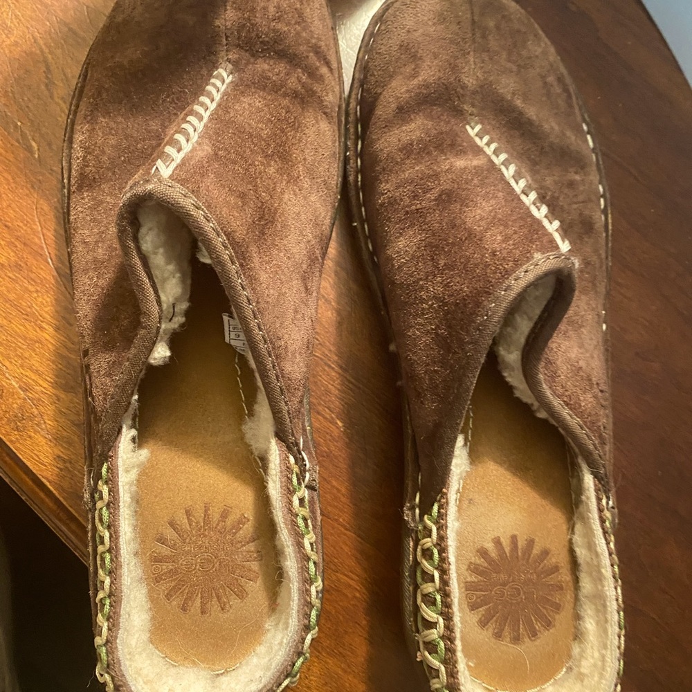 Ugg leather slip on brown clog/ mules Sherpa lined